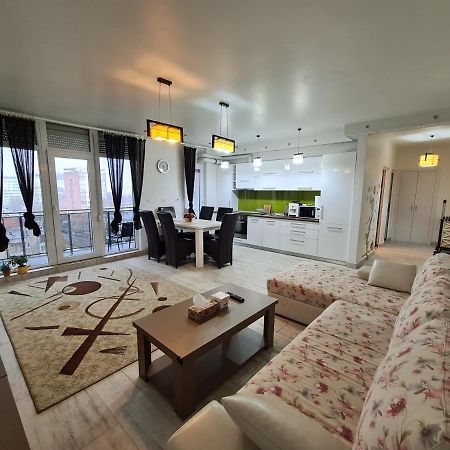 Cozy Apartment Arad Bagian luar foto
